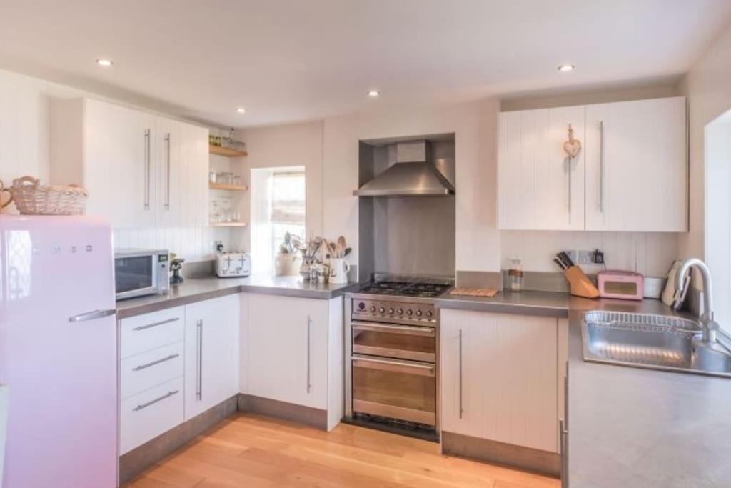 The Old Boat House, Seaview - Seafront Three Bedroom Cottage With Separate Two Bedroom Annexe Extérieur photo