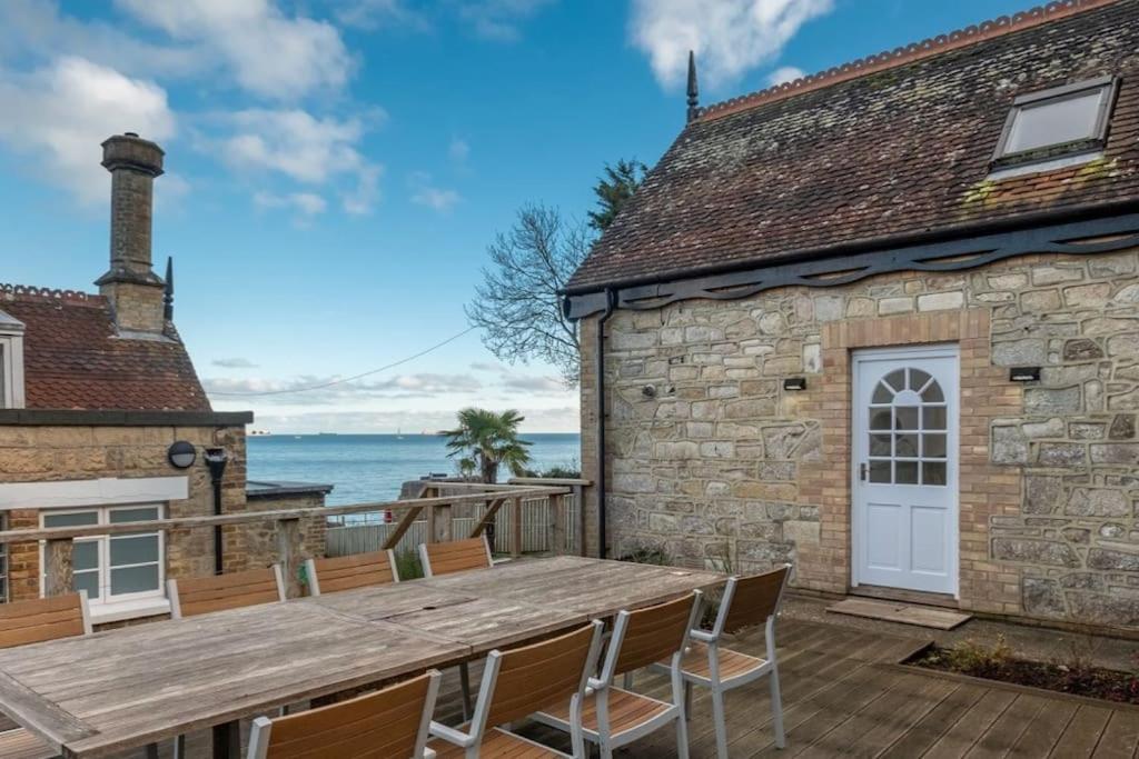 The Old Boat House, Seaview - Seafront Three Bedroom Cottage With Separate Two Bedroom Annexe Extérieur photo
